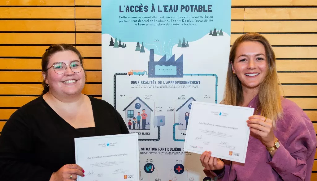 Émilie Cheminais y Alexandra Cassivi también recibieron un premio a la excelencia.  Su compañera de equipo Alexandra Nicolaïeff estuvo ausente.